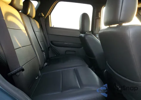 2010 Ford Escape Limited z USA, uszkodzony, nr VIN 1FMCU9EG0AKC83612